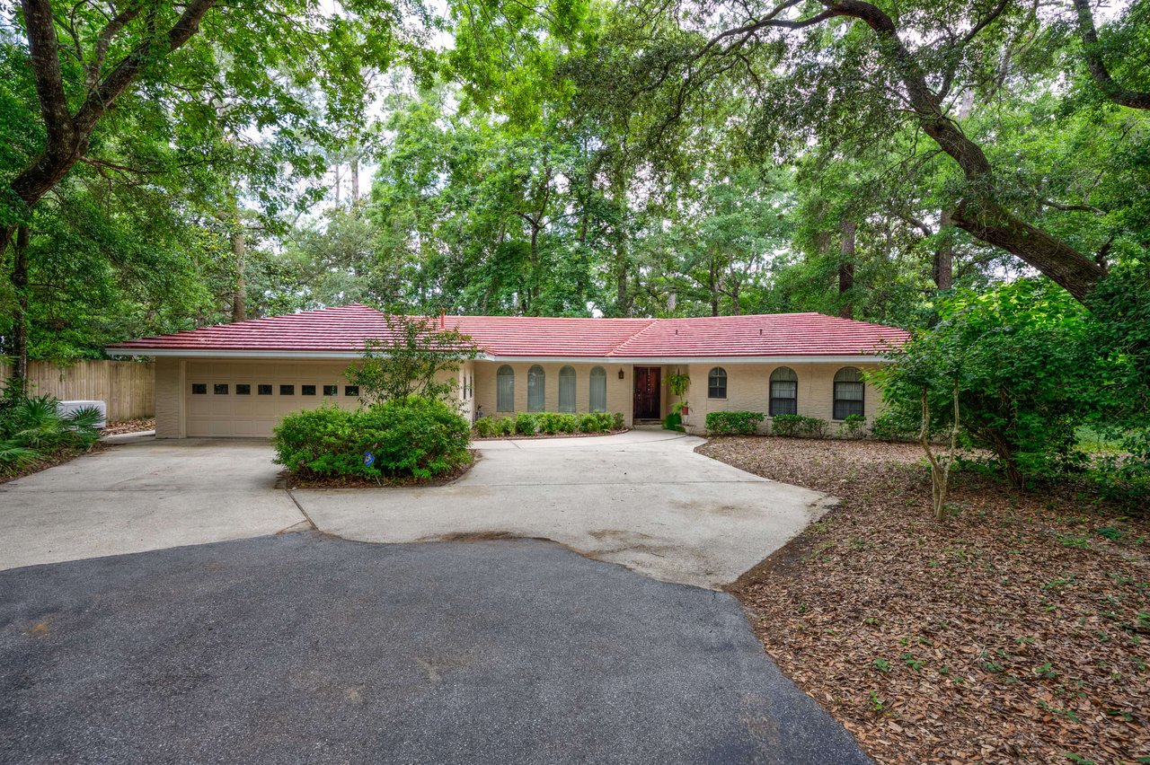 2802 Edgewater Dr Niceville FL 32578