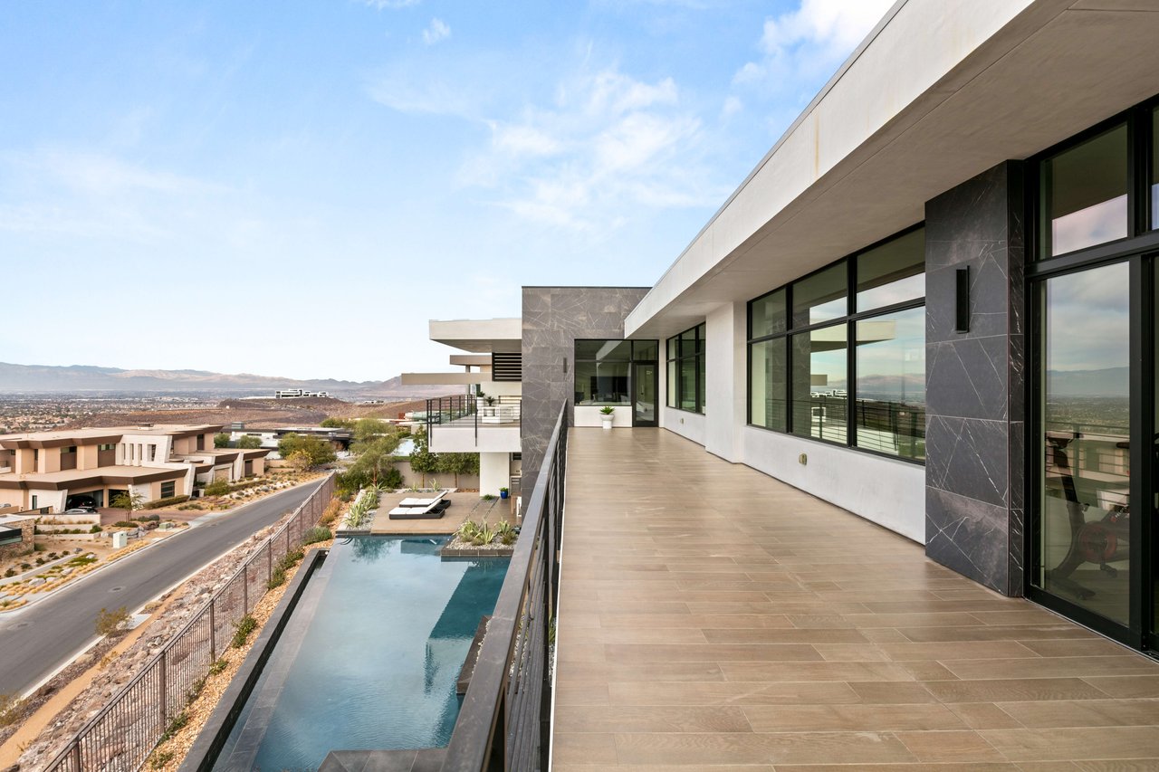 9 Boulderback Drive 