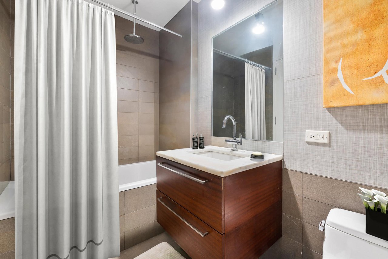 24-15 Queens Plaza North #3C