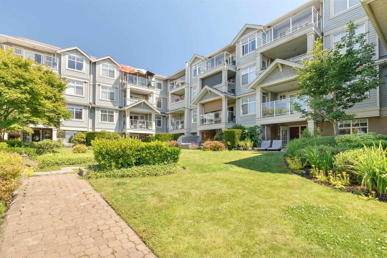 110-15621 Marine Dr