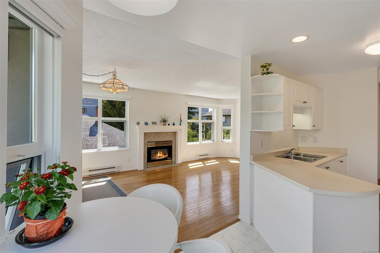 302-936 Fairfield Rd