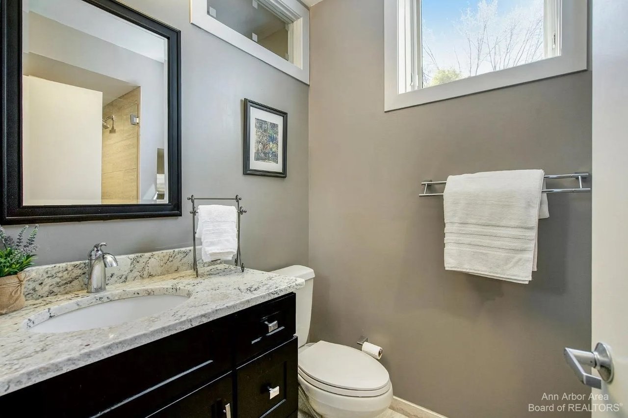 2566 Thornapple Drive, Ann Arbor, MI 48103