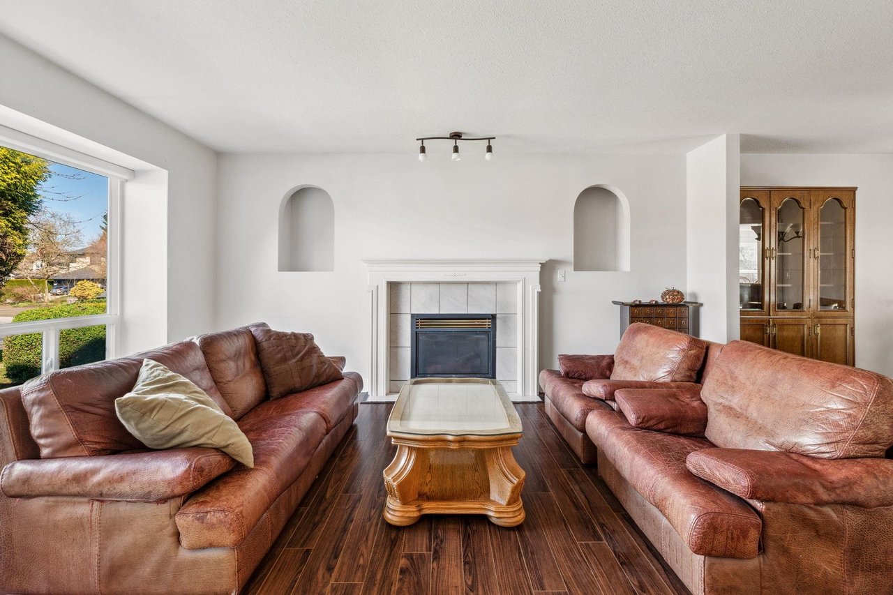 8118 153a St