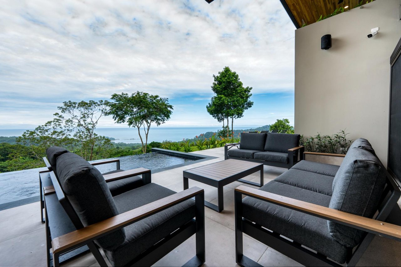 Secluded Tropical Modern Estate, Dominical, Puntarenas