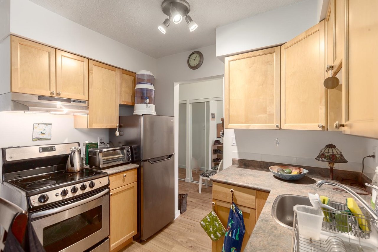 304-1950 W 8th Ave