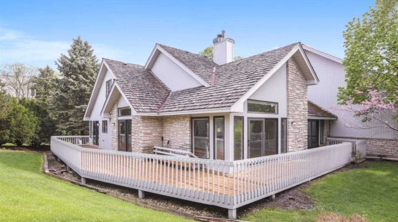 Private Exclusive: 1 Bel Aire Court in Burr Ridge