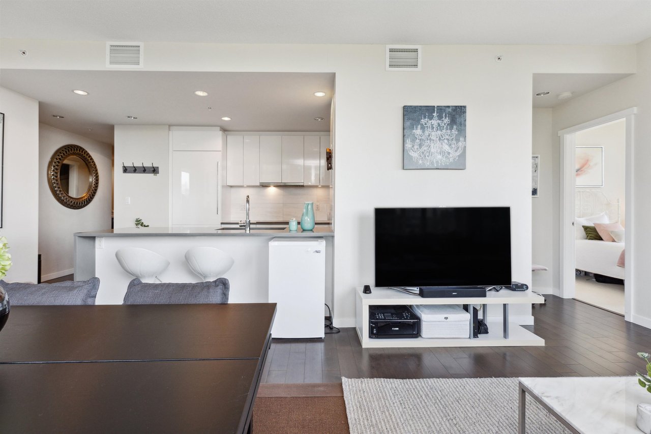805-5728 Berton Avenue, Vancouver