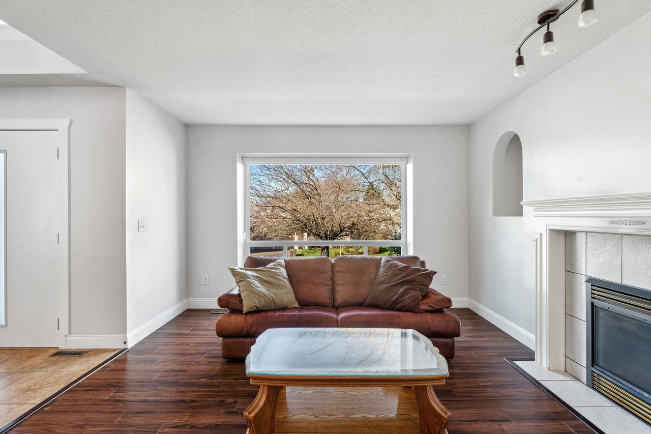 8118 153a St