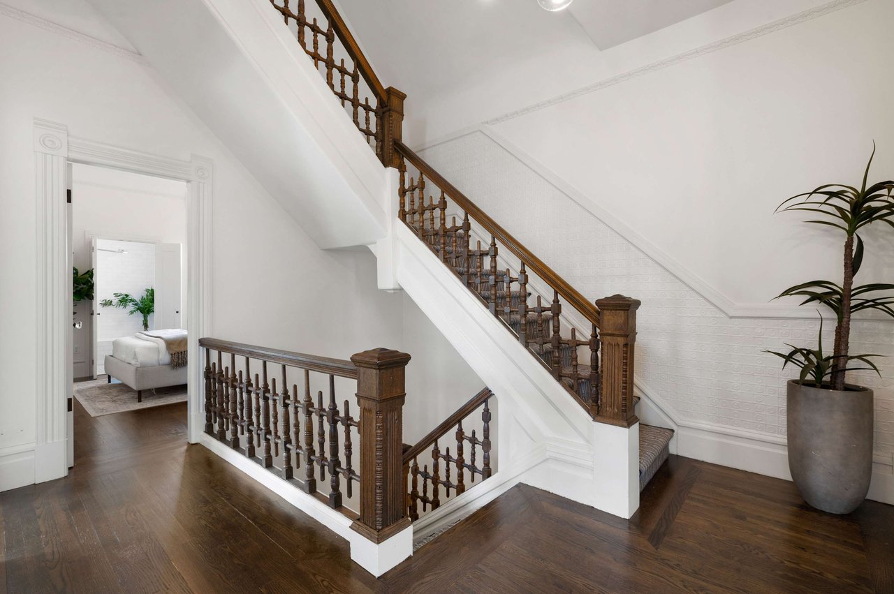 605 Waller Street