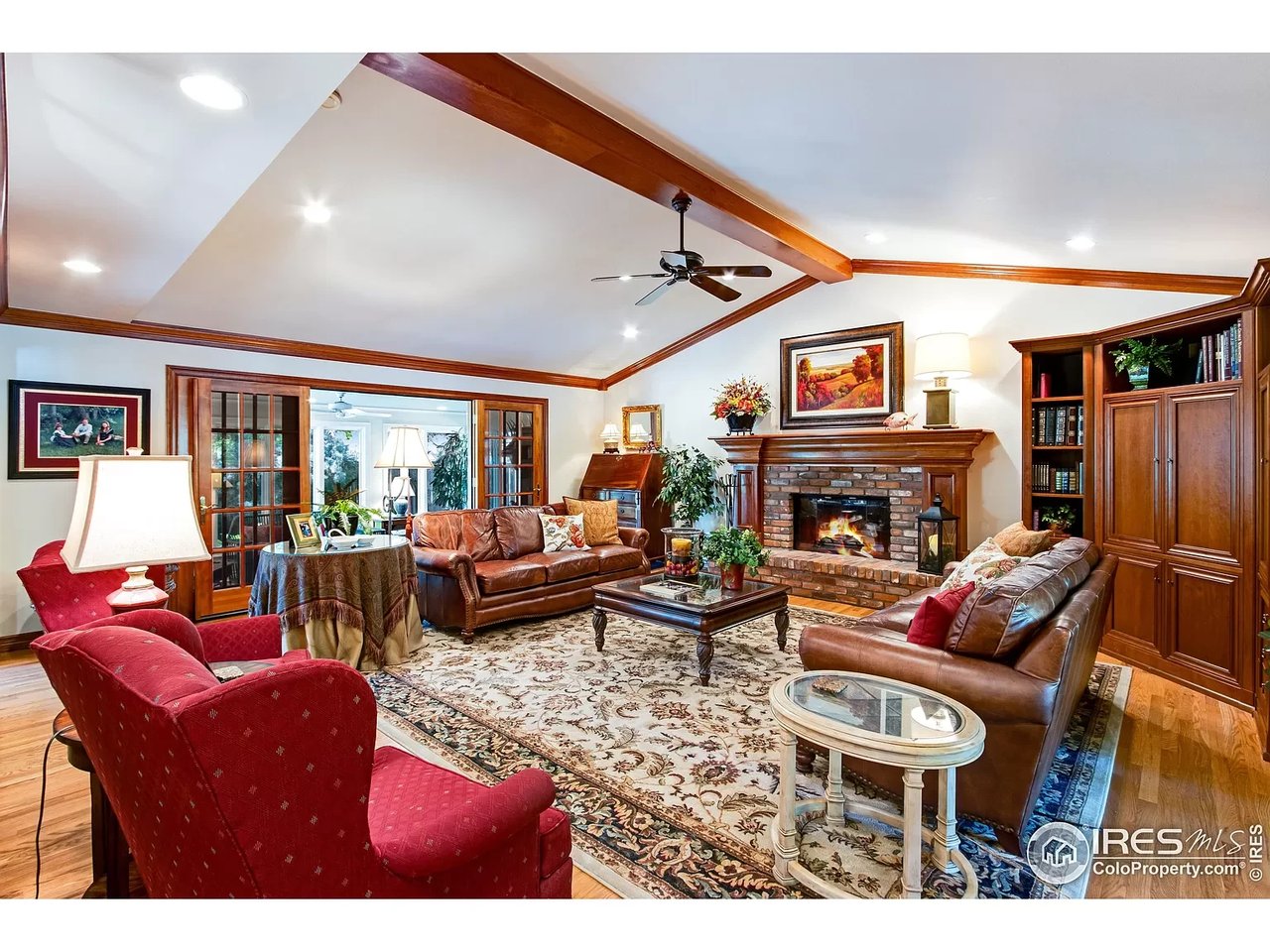 1325 Parkwood Cir