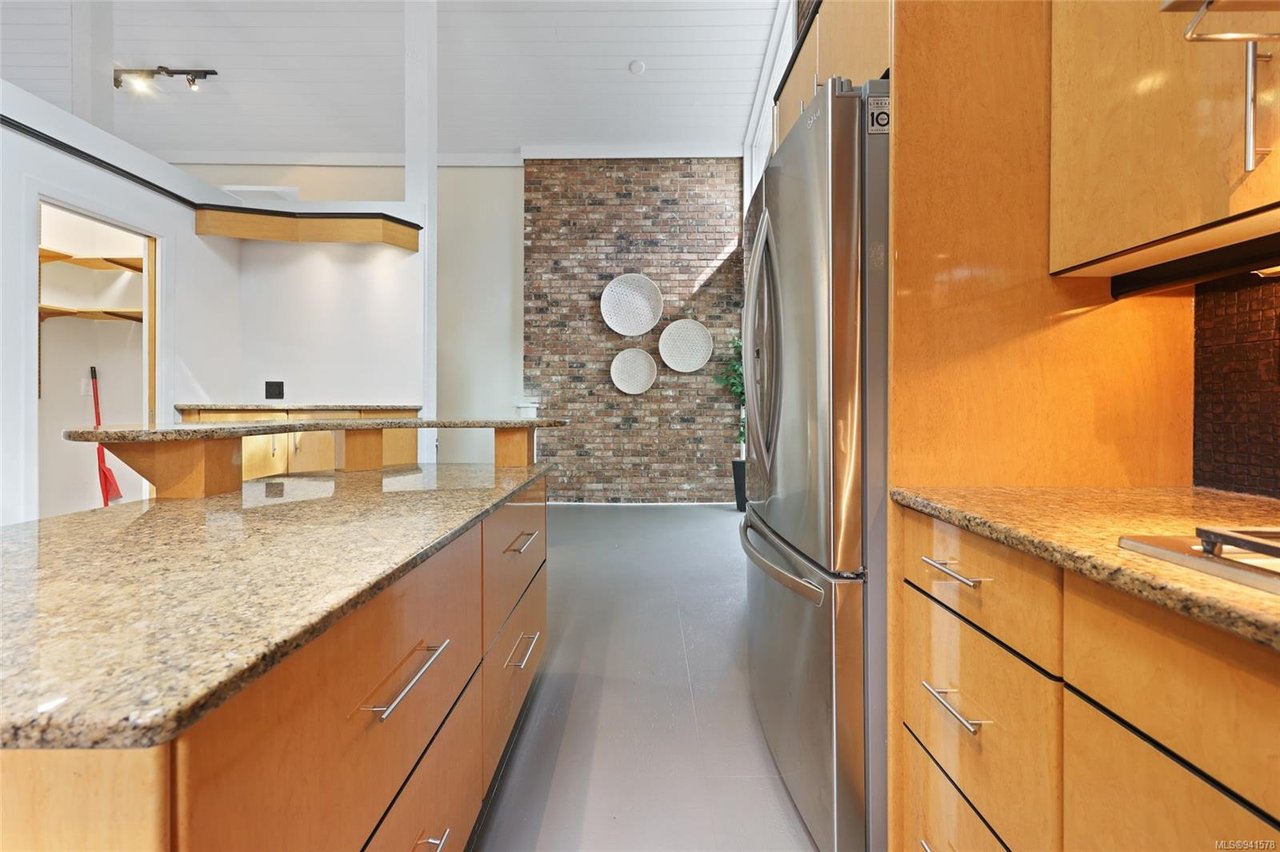 4527 Emily Carr Dr