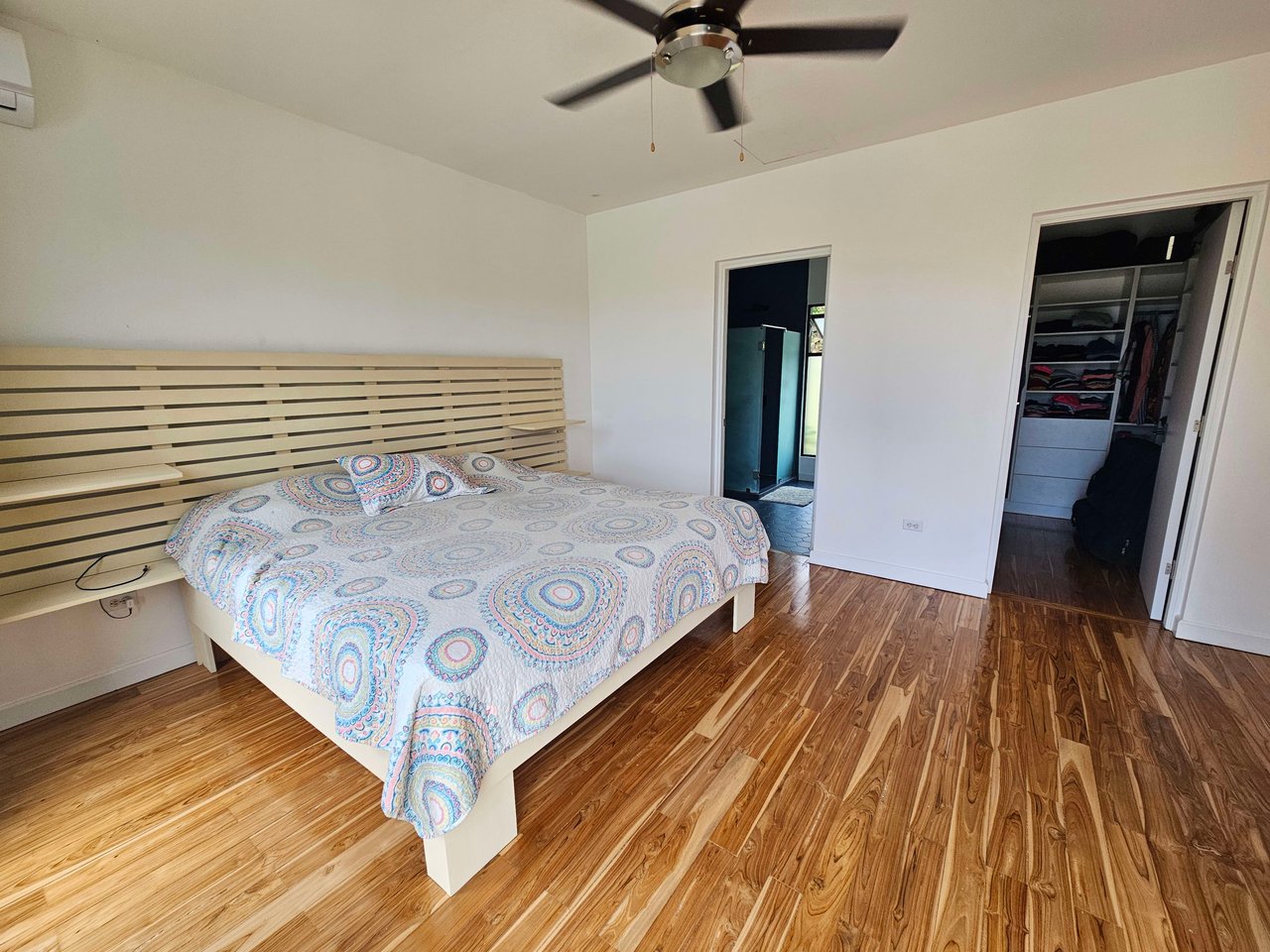 Ocean and Mountain View 3-Bedroom Home in Ojochal, Costa Rica - Casa Paradise