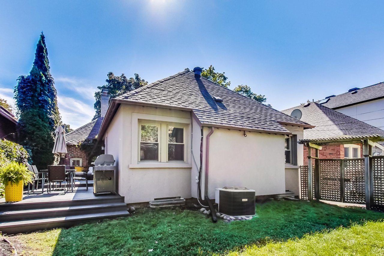 14 Armadale Avenue in Swansea Bloor West