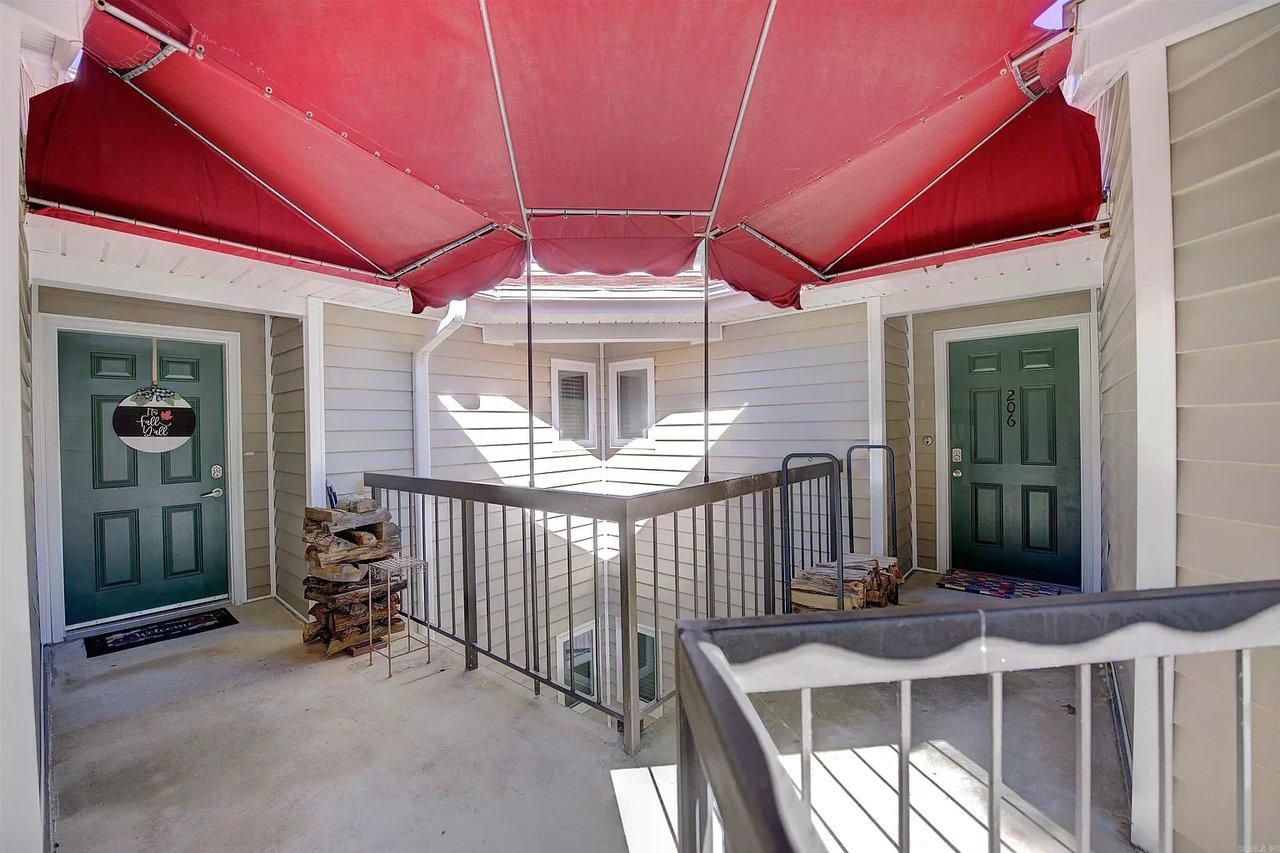 101 Long Island Dr Apt 205