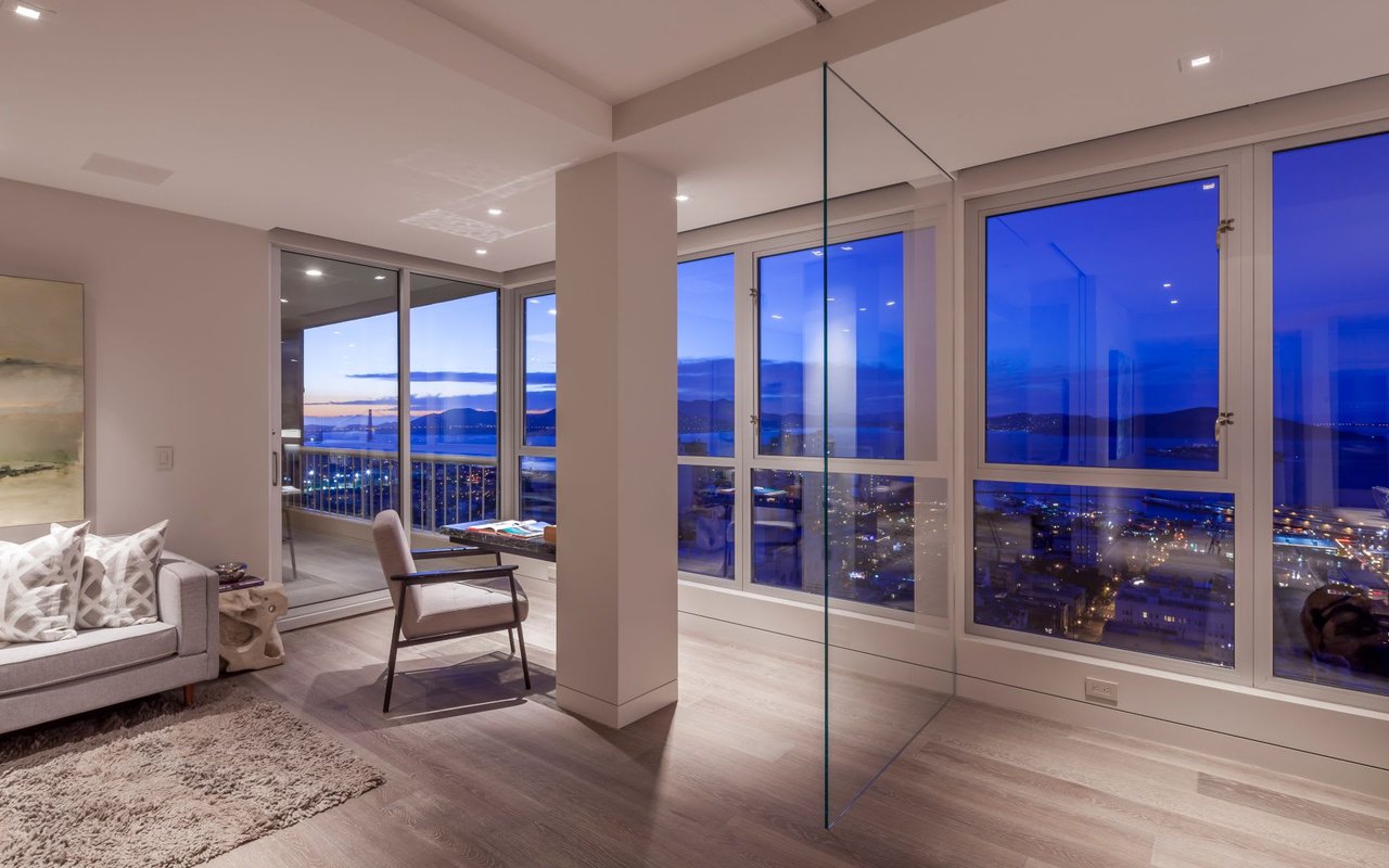 Panoramic Views at 1070 Green