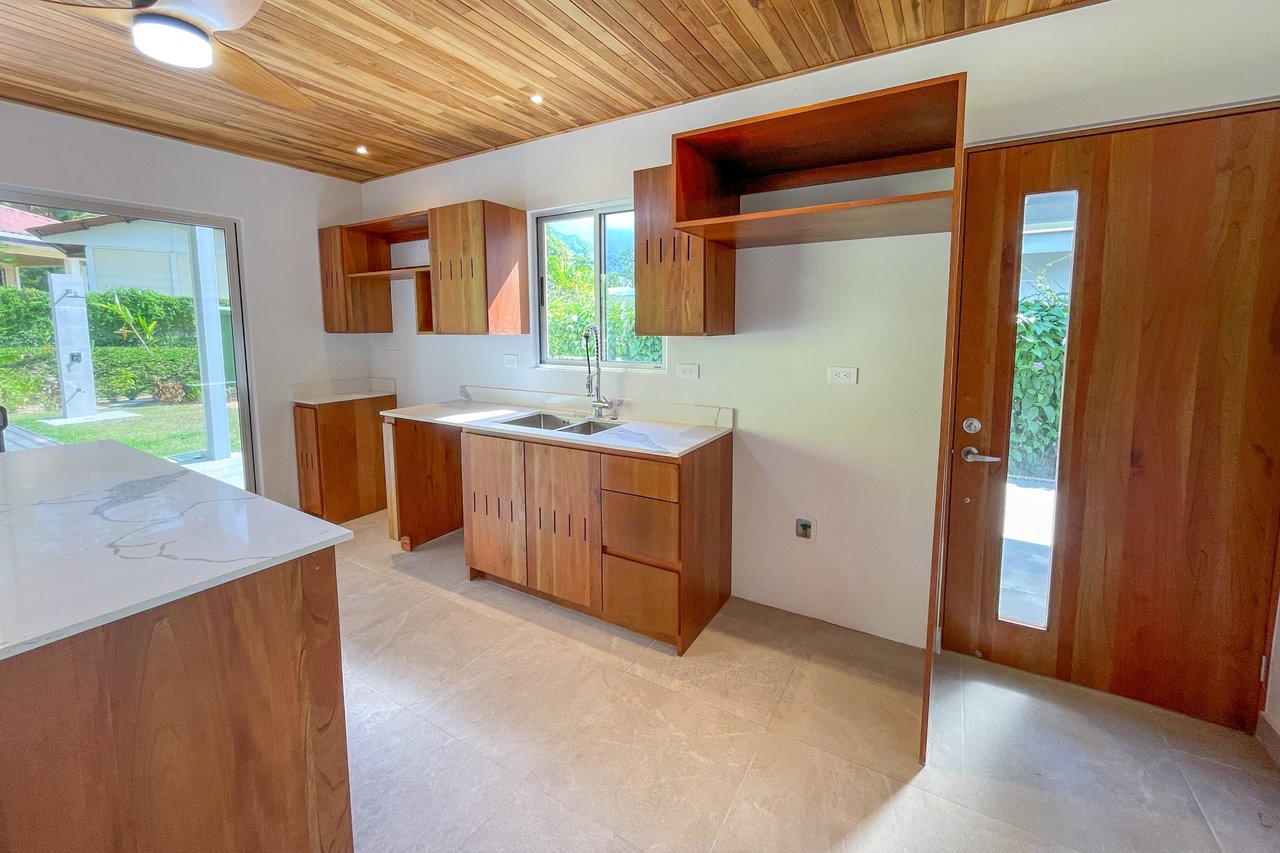 Low-Maintenance 3-Bedroom Villa With Pool & Peaceful Terraza On Calle Buganvillea In Ojochal Costa Rica
