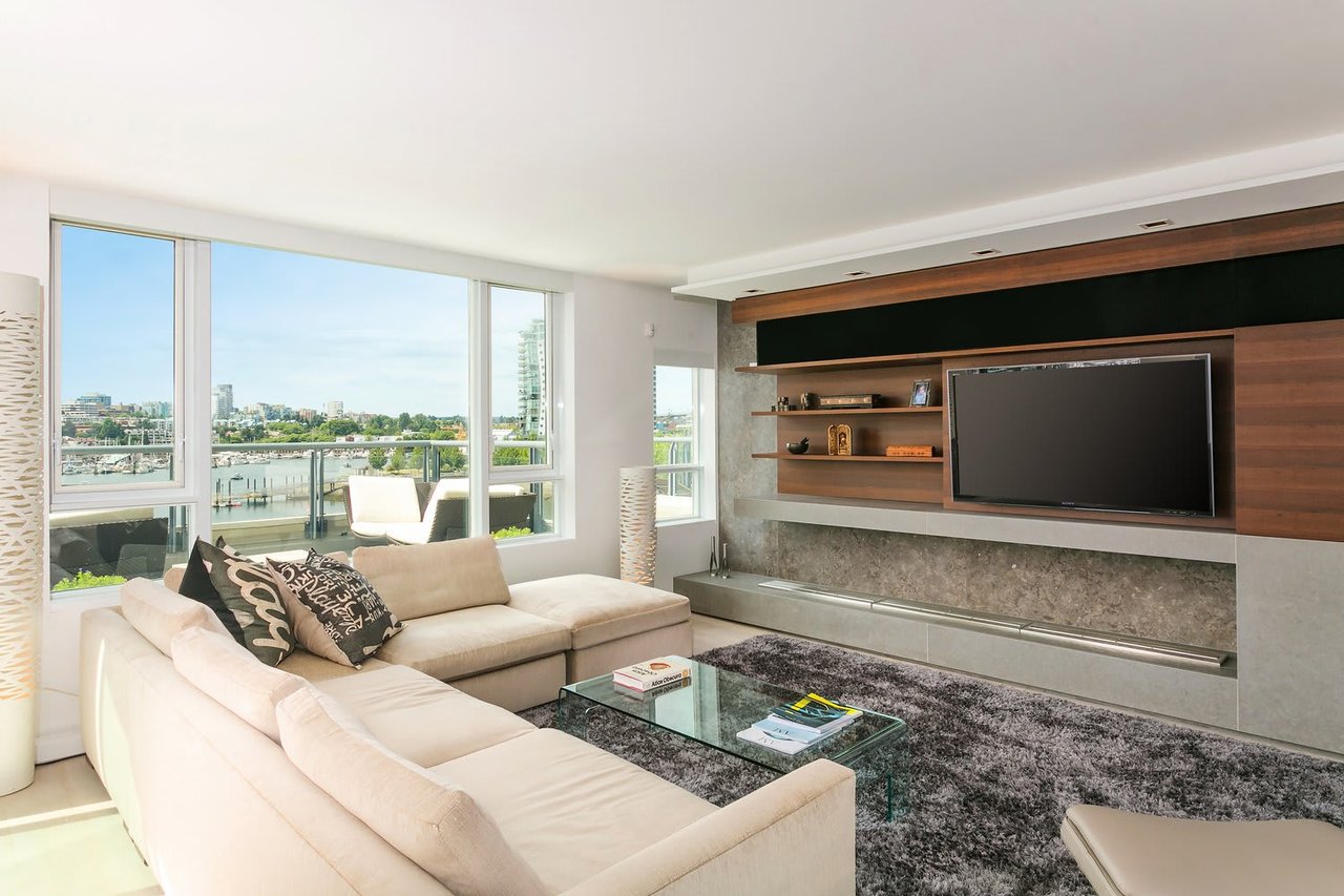 1383 Marinaside Crescent, #605