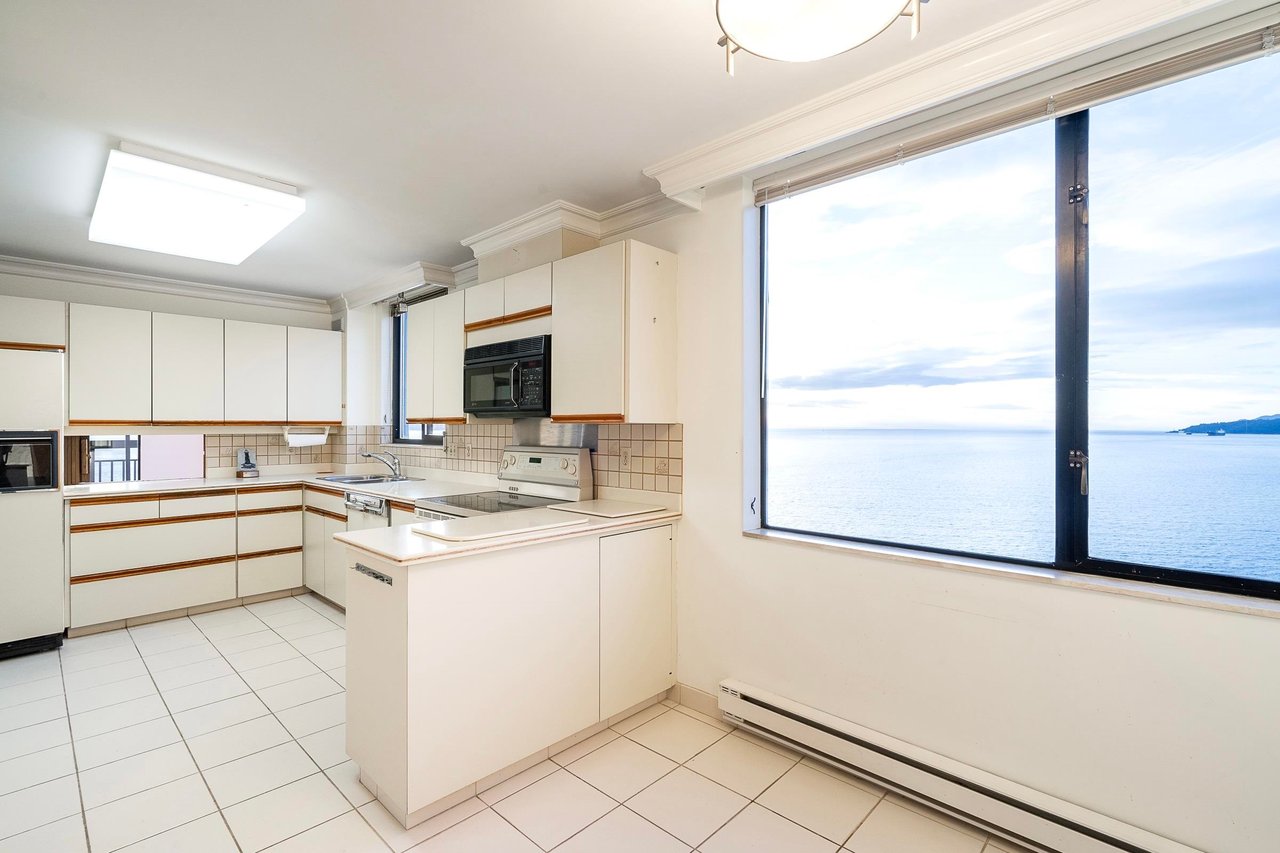 1101-2240 Bellevue Ave Ave