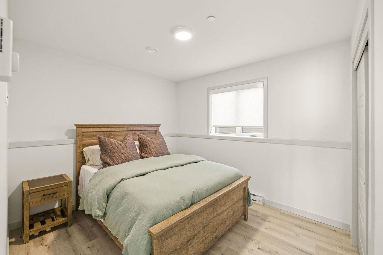 27-3385 Mamquam Rd