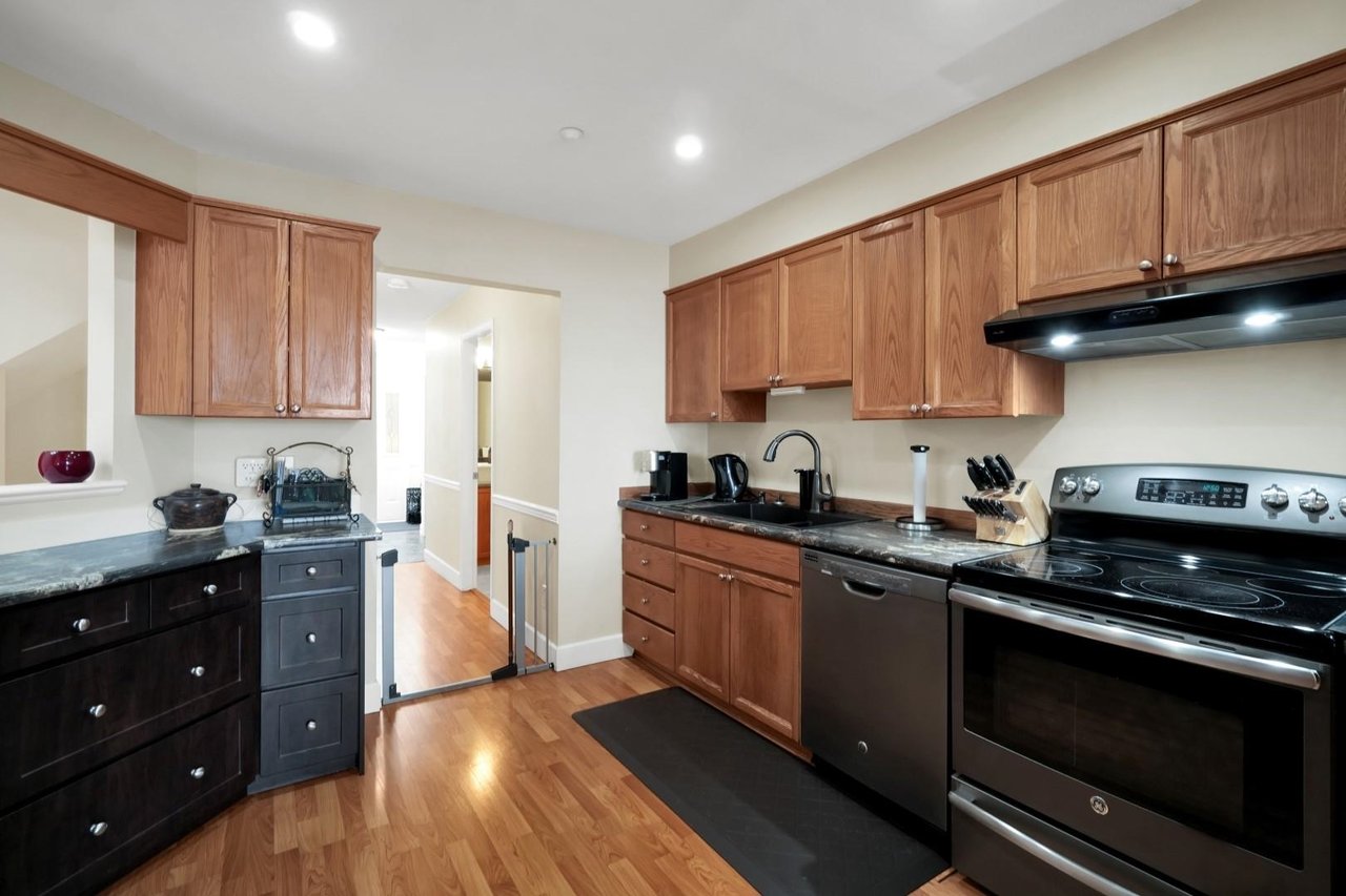 18-323 Governors Ct