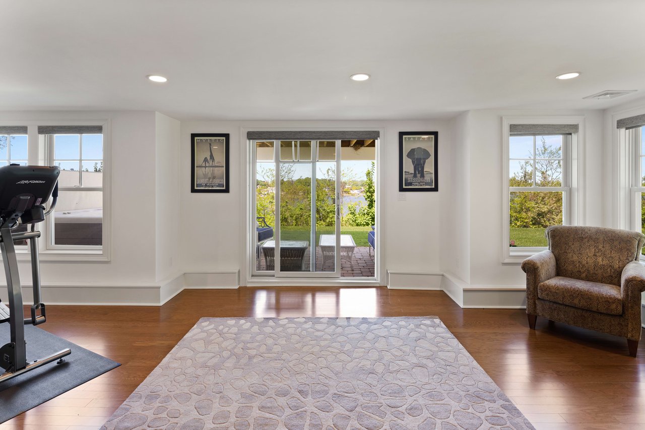 84 Robert Road, Marblehead