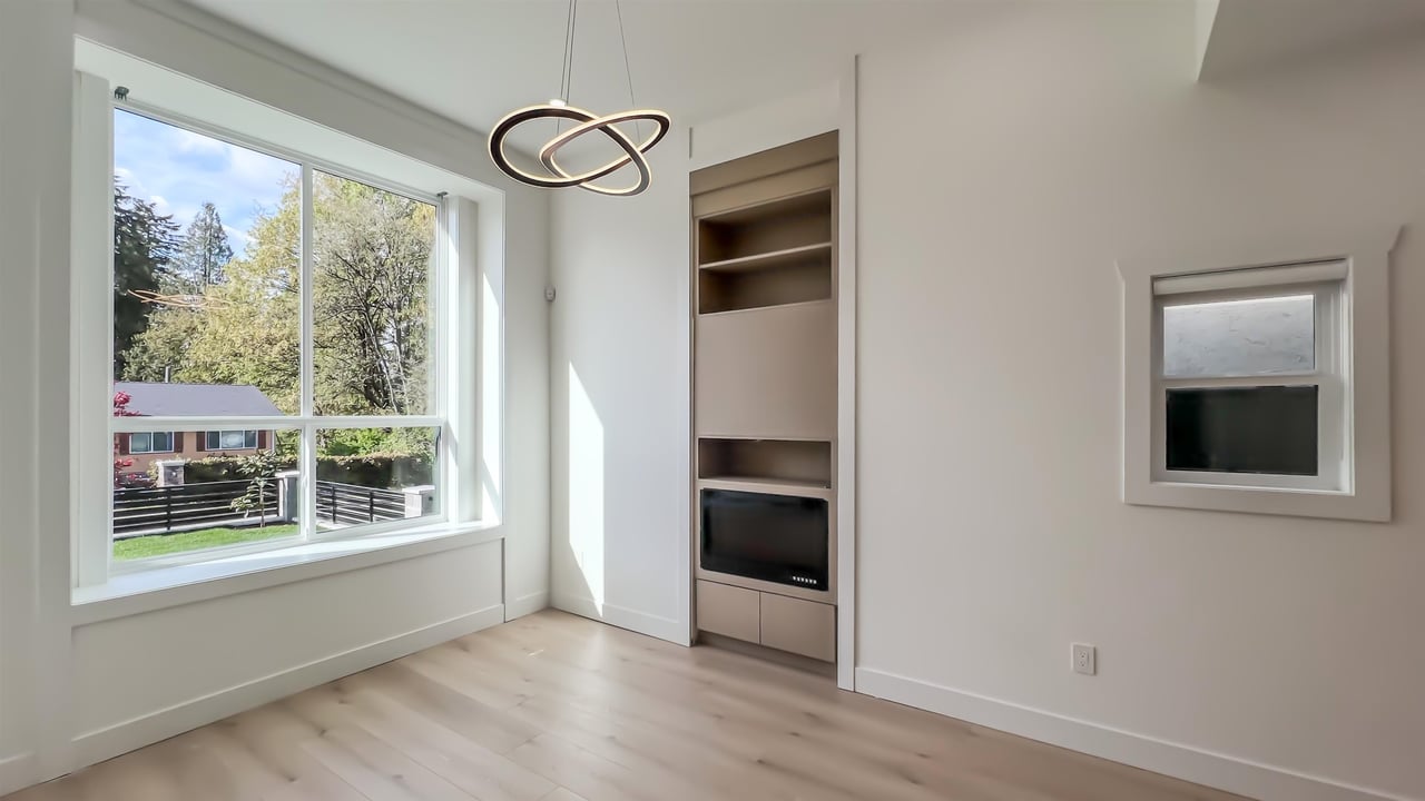8020 19th Ave