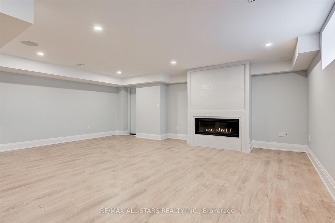 93 Cree Ave