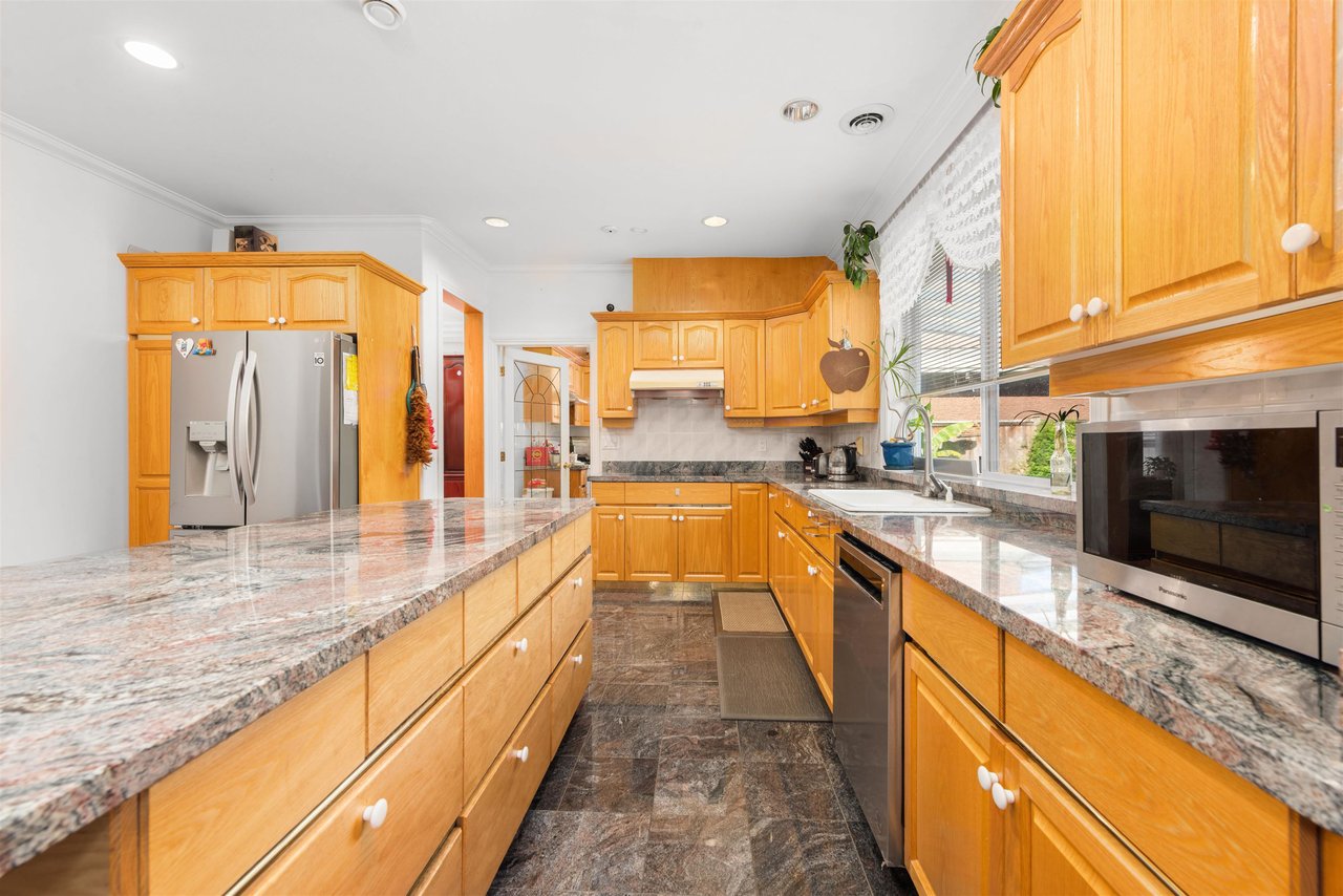 6160 Azure Rd