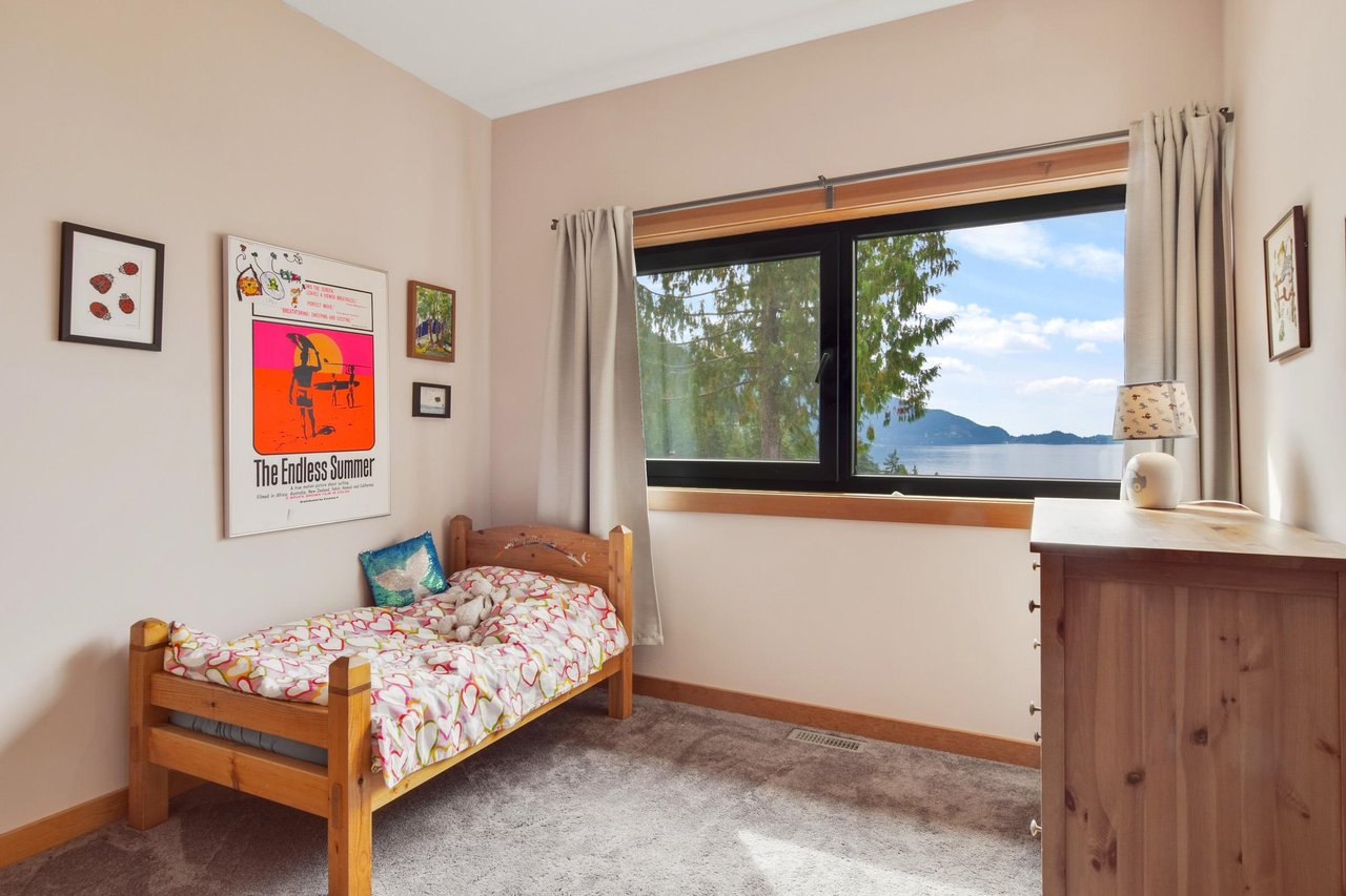 25 Sweetwater Pl