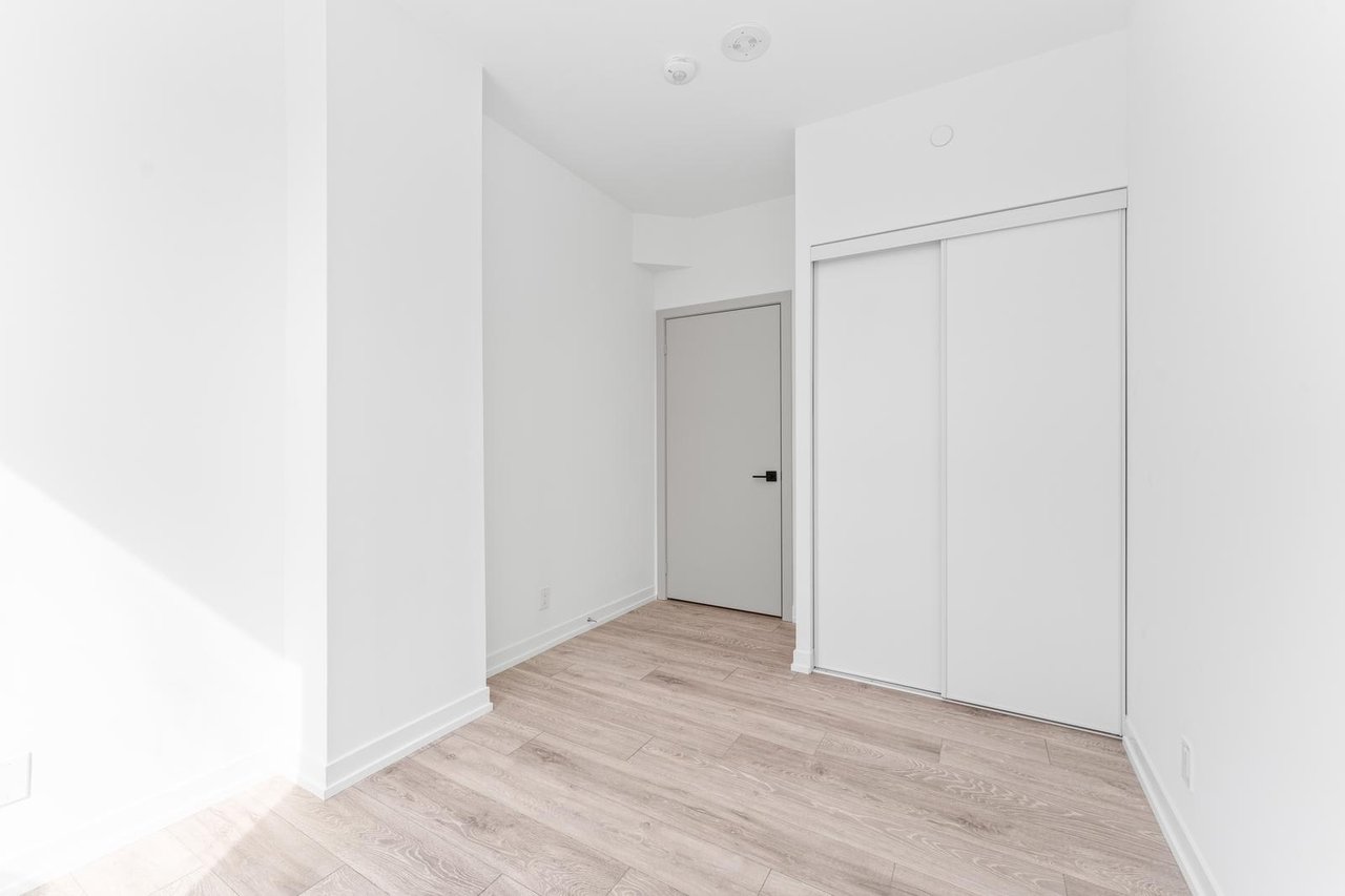 2020 Bathurst St Unit: 1121