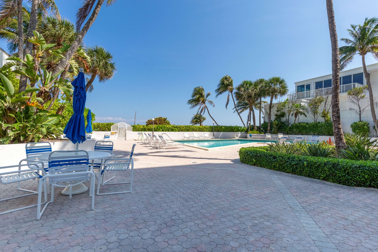 5415 Collins Ave #704 Miami Beach FL-33140