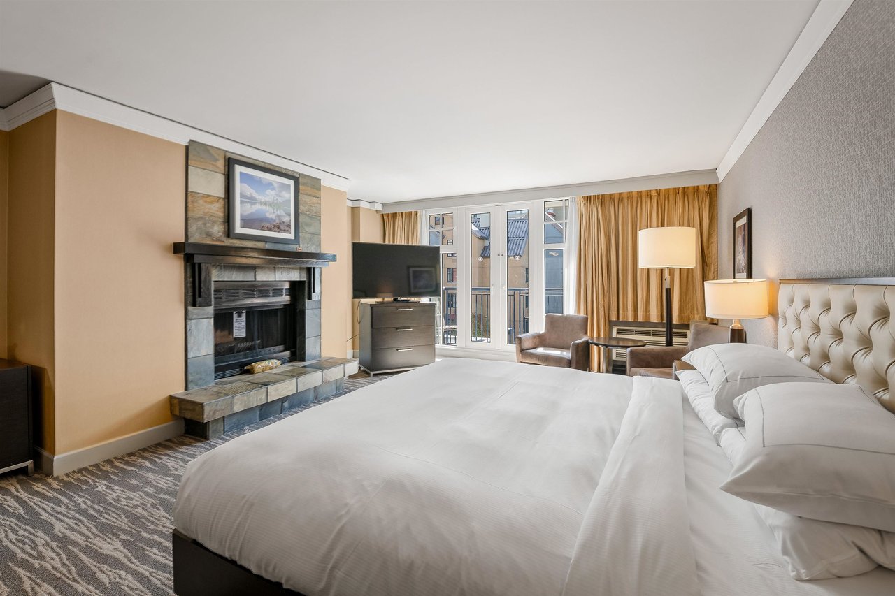 428/430-4050 Whistler Wy