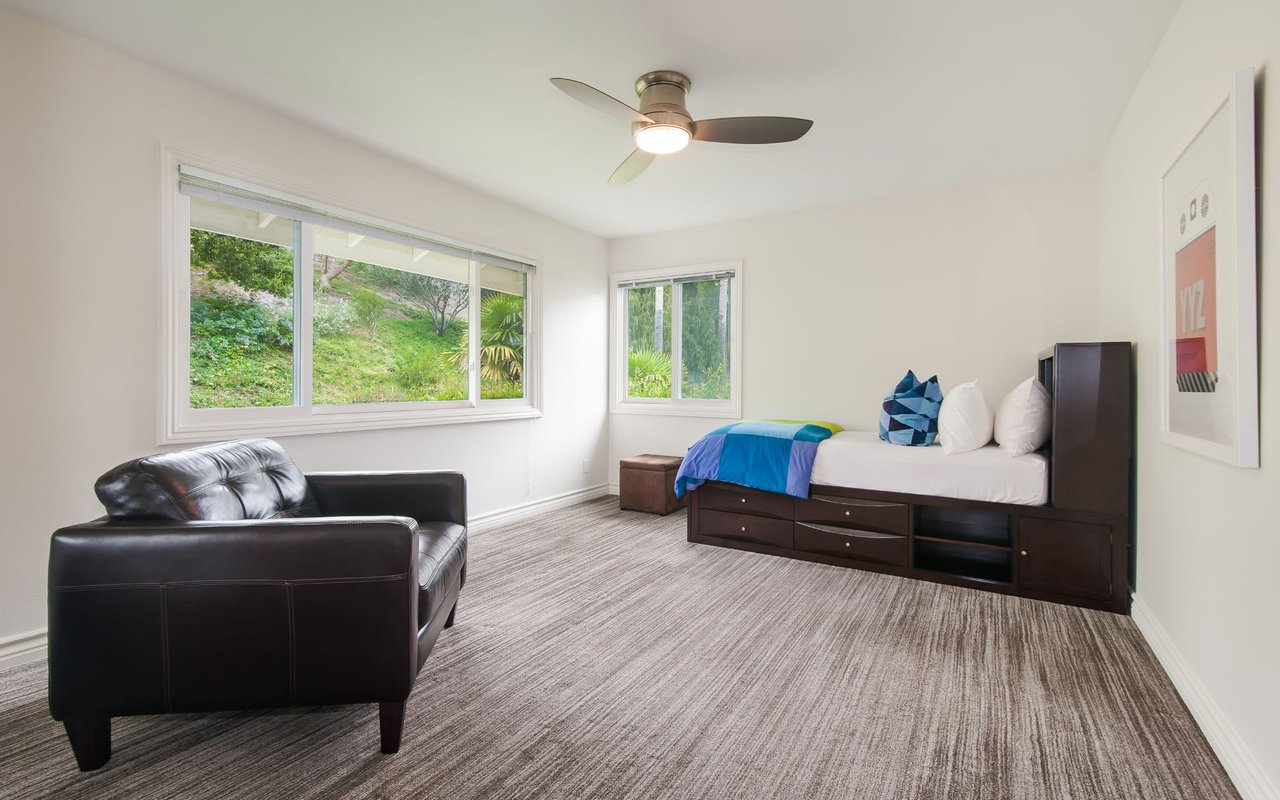 15 Bluff View