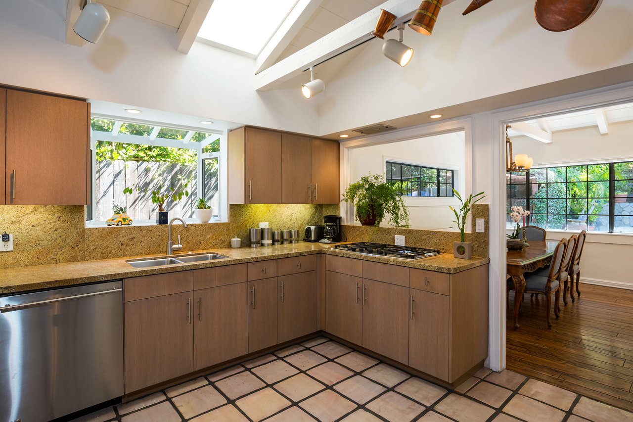 Considerable Country Retreat in the Canyon