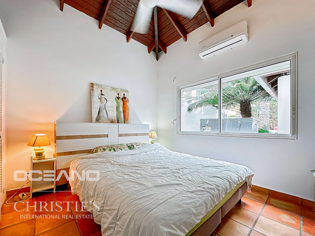 Charming 3-Bedroom House - Orient Bay