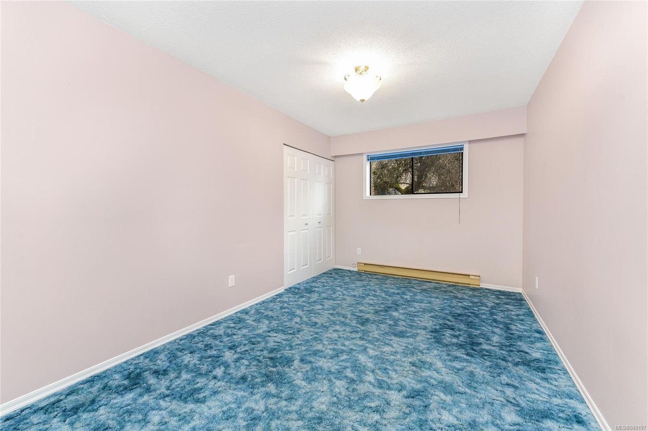 879 Denford Cres