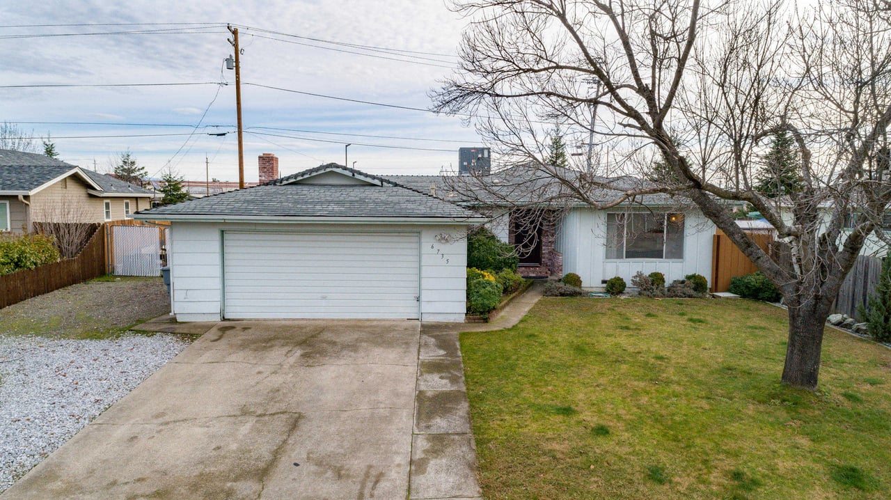 6735 El Camino Dr