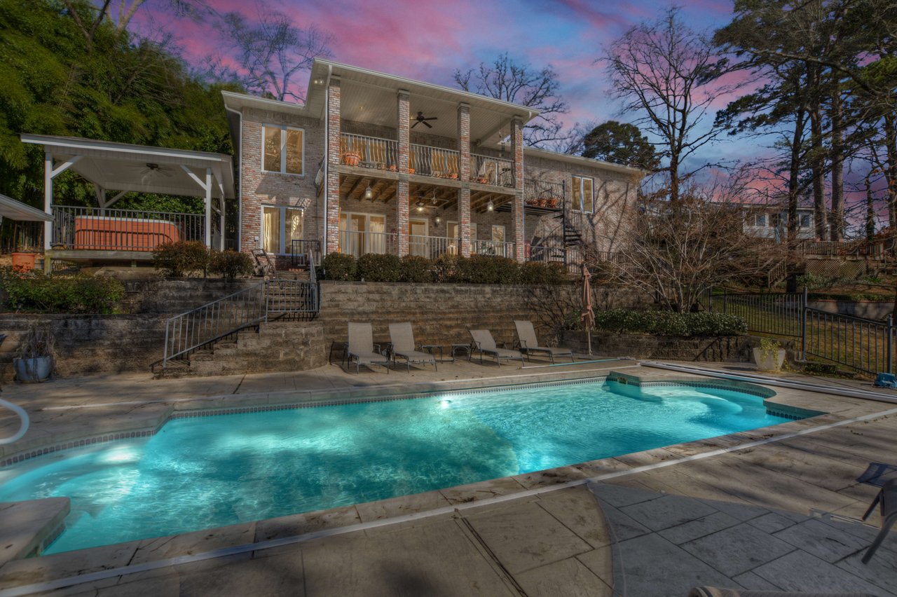 Luxury Home in Hot Springs AR with pool