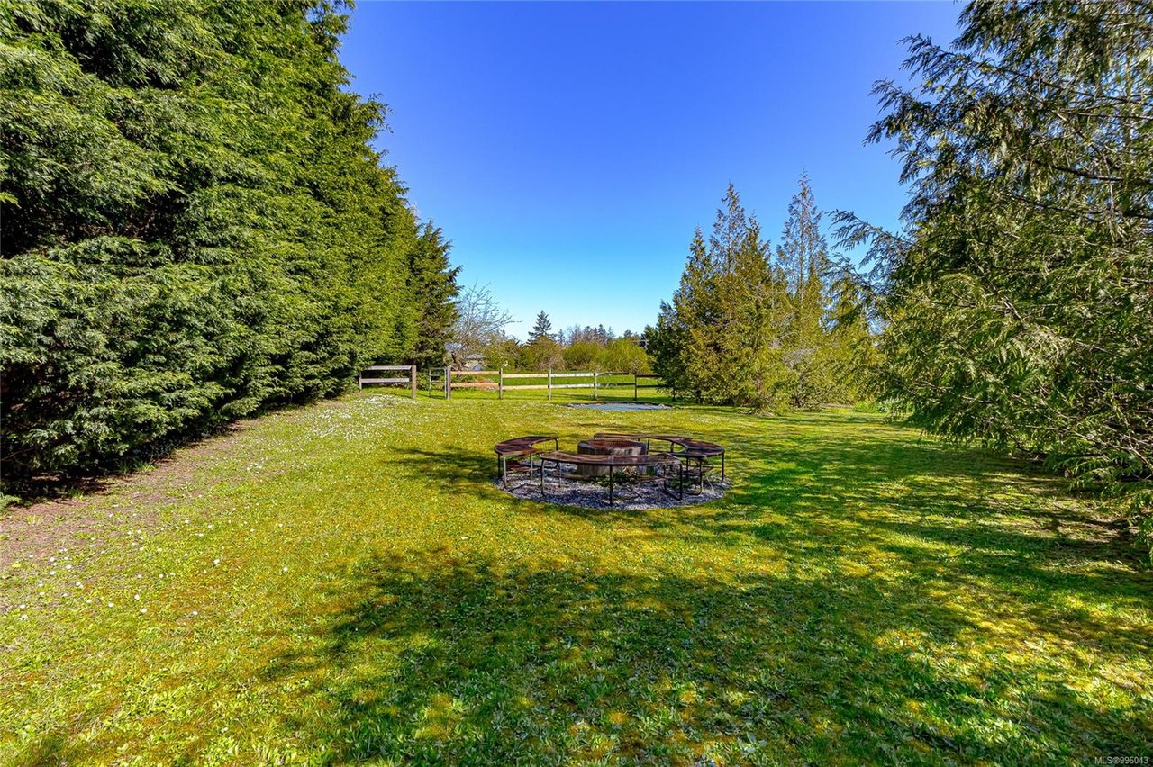 1550 McHattie Rd