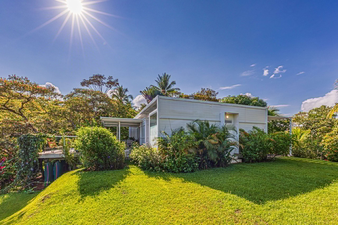 Casa Las Palmeras, Stunning Mountain and Ocean View Home