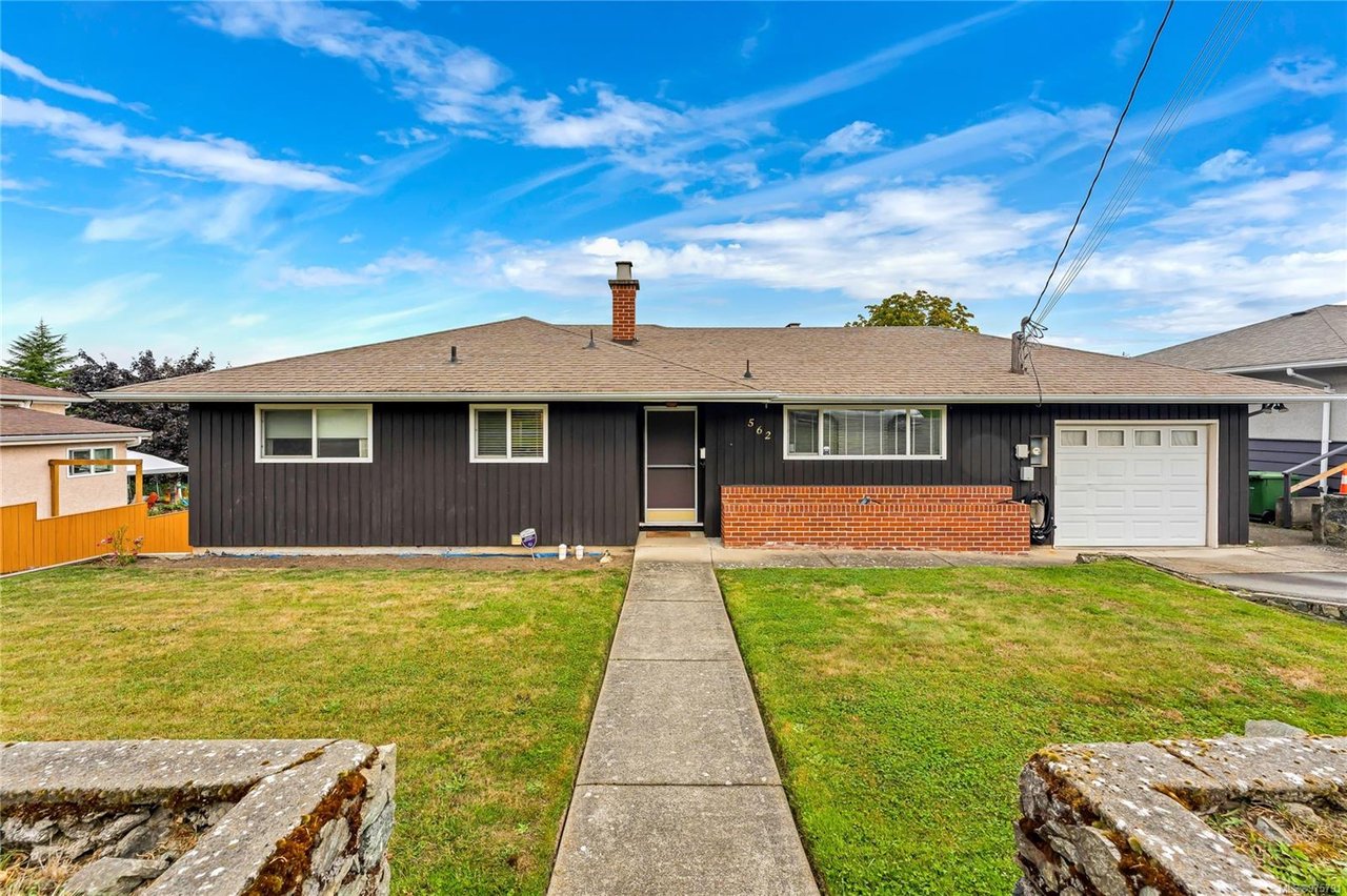562 Baker St