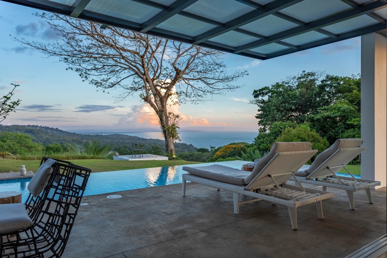 Mariposa , Luxury Modern Home With Guest House