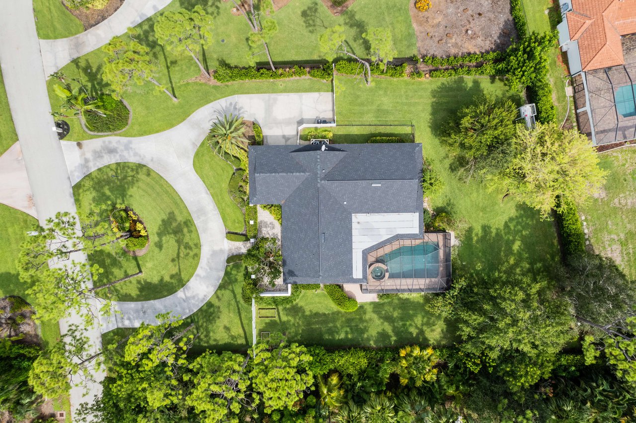 Pine Hurst Estates home on almost an acre