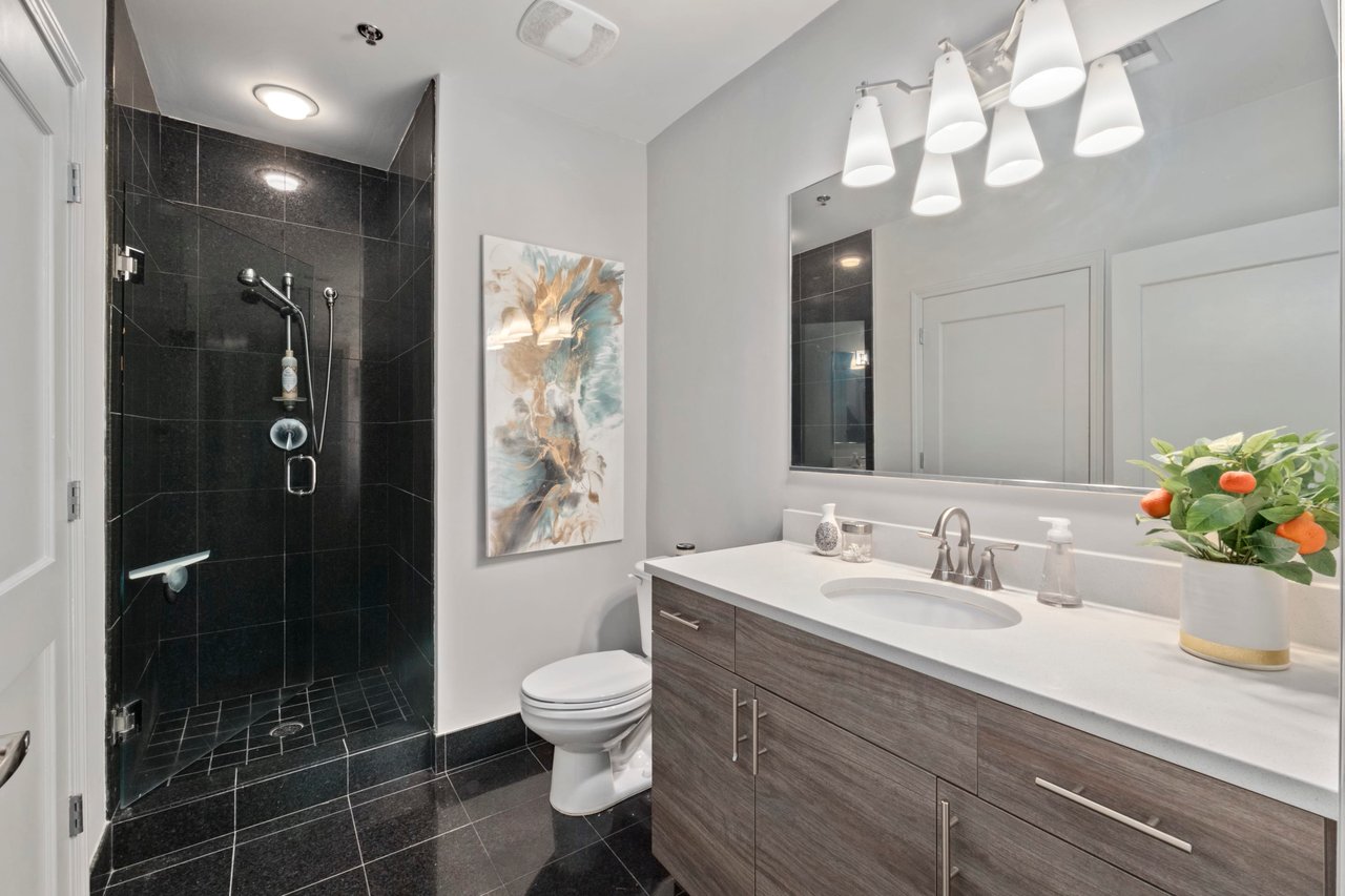 950 W Peachtree Street NW Unit: 701