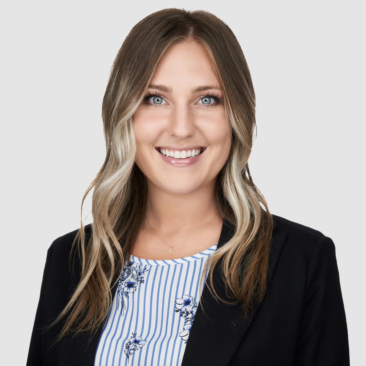Lyn Wise Group Real Estate team of expert Highland Park real estate agents helping buyers and sellers navigate the competitive housing market.