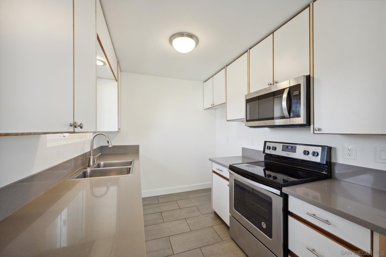 1656 Rue De Valle