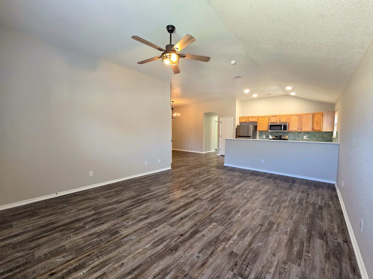 1252 Kingston Rd