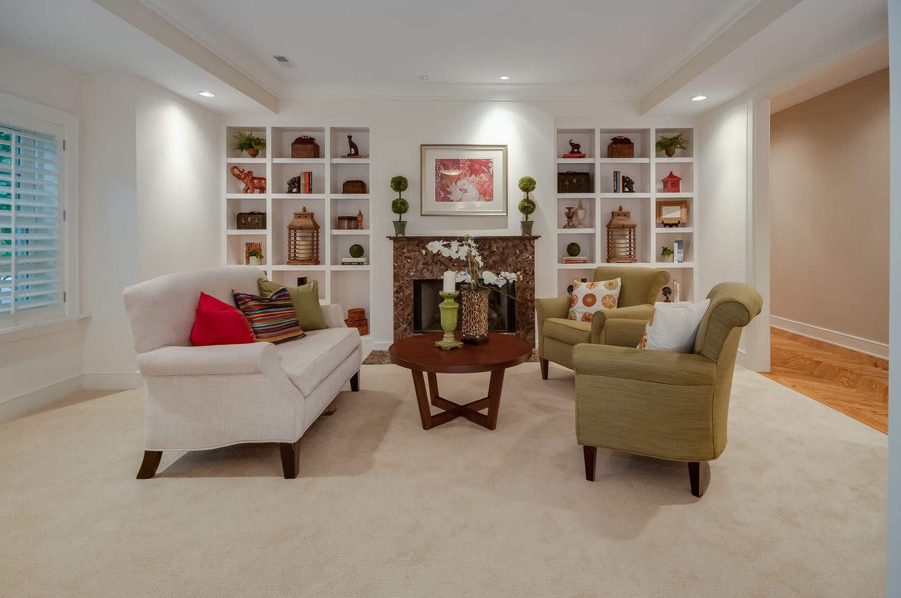 Sophisticated Ladue Ranch With Pool and Carriage House