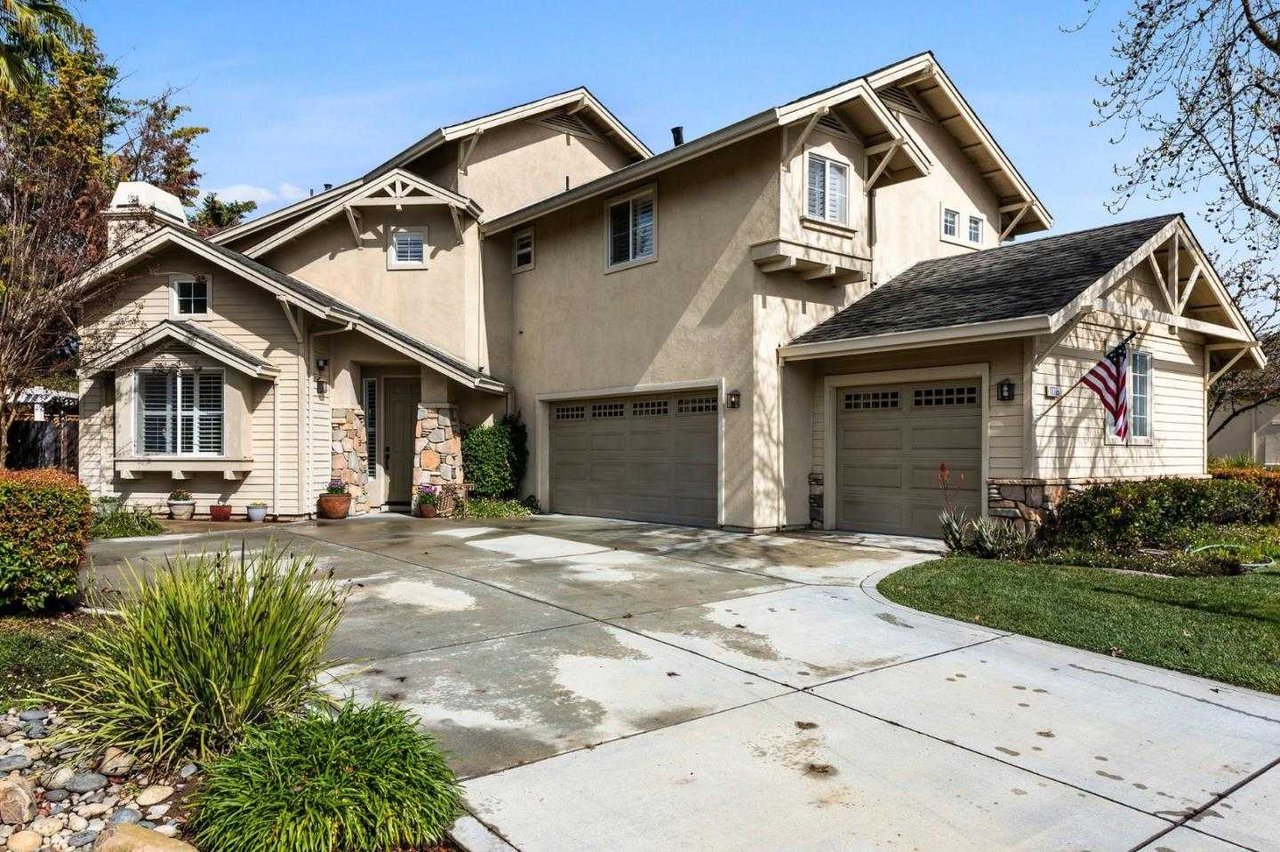 17765 Calle Central