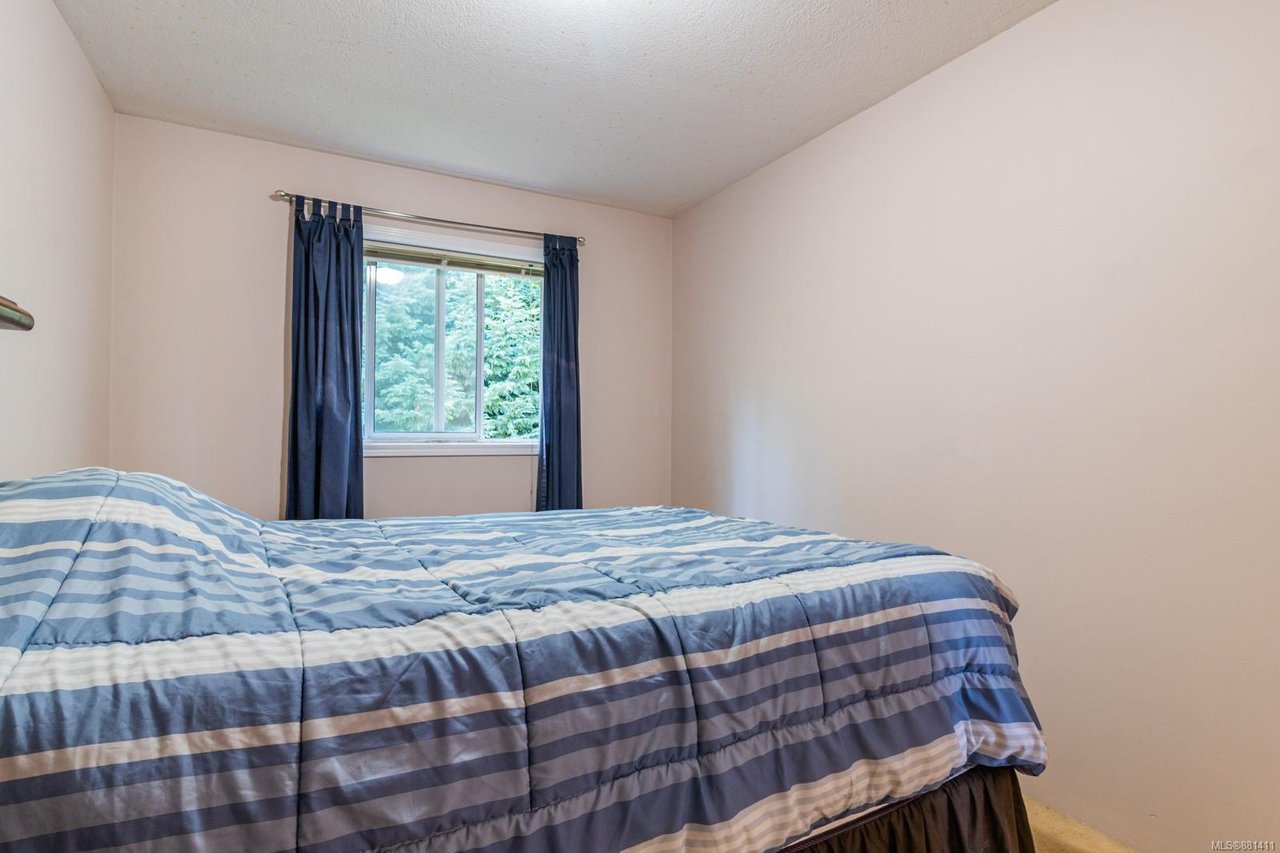 5270 Catalina Dr, Nanaimo